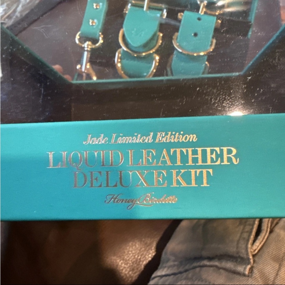 NWOT Honey Birdette Kukuro Bondage Kit Jade Leather Handcuff & Collar Leash